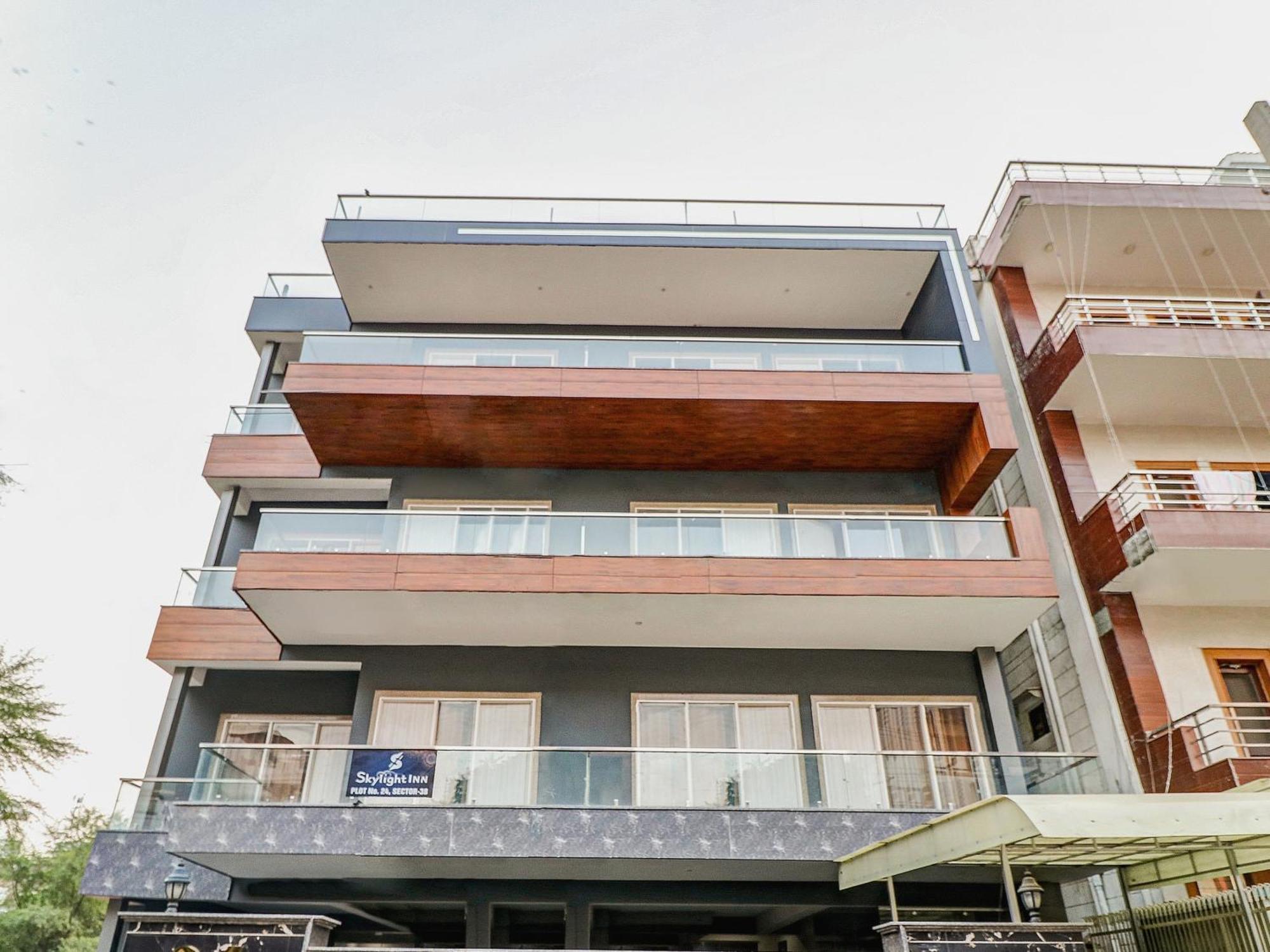 Townhouse Skylight Near Medanta Hospital Hotel คูร์เคาน์ ภายนอก รูปภาพ